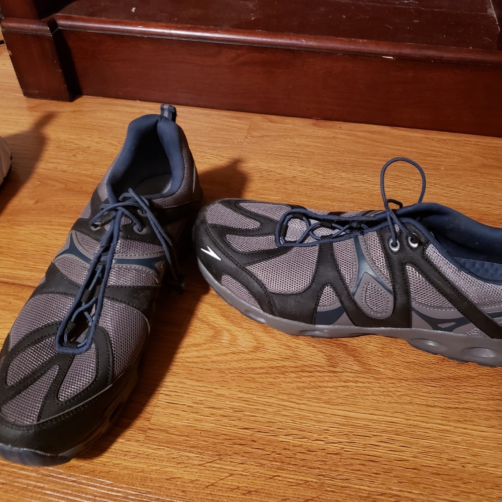 Shoes - Picture 7 of 15